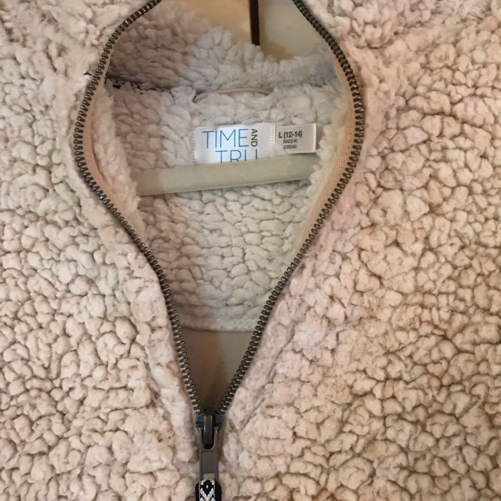 Fuzzy pullover - Picture 2 of 2